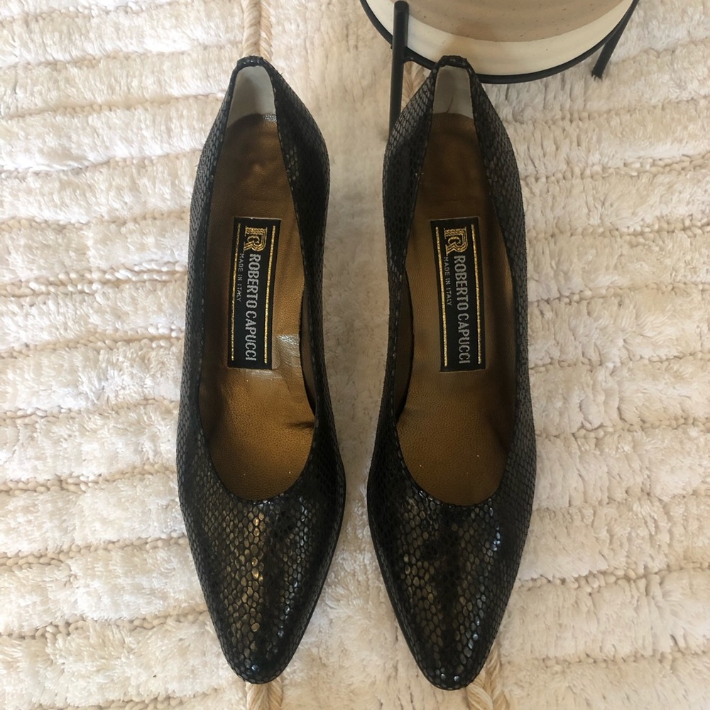 🎉 HOST PICK 🎉 ROBERTO CAPUCCI heels - Picture 3 of 11